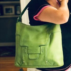😍Kate Spade stylin’ bag. So Chic indeed!